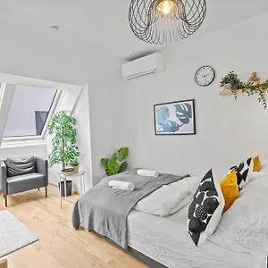 شقة 1 Min To Public Transport - 3 Min To Supermarket And Pharmacy - On-site Parking For 19,90 Eur, فيينا
